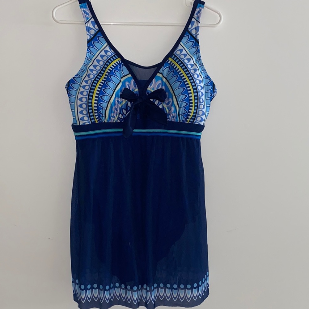 NWOT Woman’s one piece bathing suit